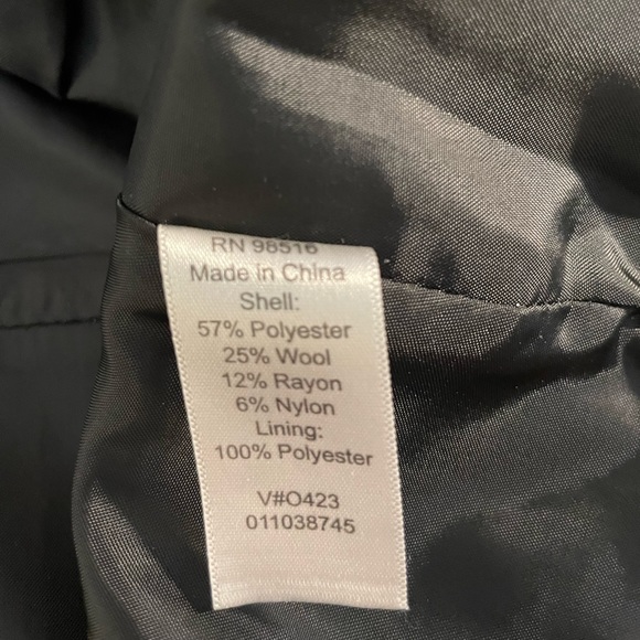 Grey Coldwater Creek jacket, fully lined, wool blend,?interesting details - Picture 9 of 9